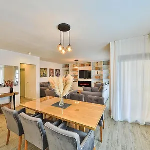 ipm-kastela.hotels-in-trogir.com/