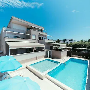 apartments-prestige-petrcane.hotelinzadar.com/